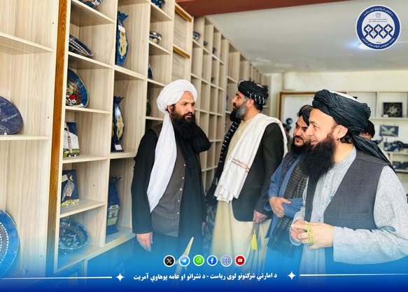 د لاسي صنايعو او ګرځندوی د پراختیا په موخه درې اړخیز هوکړه لیک لاسلیک شو